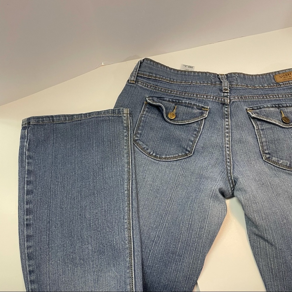 Levi Signature Low Rise Bootcut size 10 - Picture 2 of 5